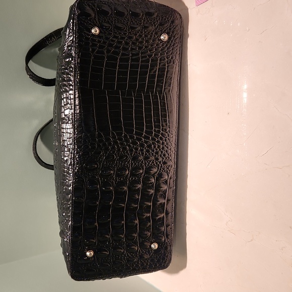 Brahmin Julian Tote with FREE travel jewelry envelope. BONUS - Picture 7 of 11